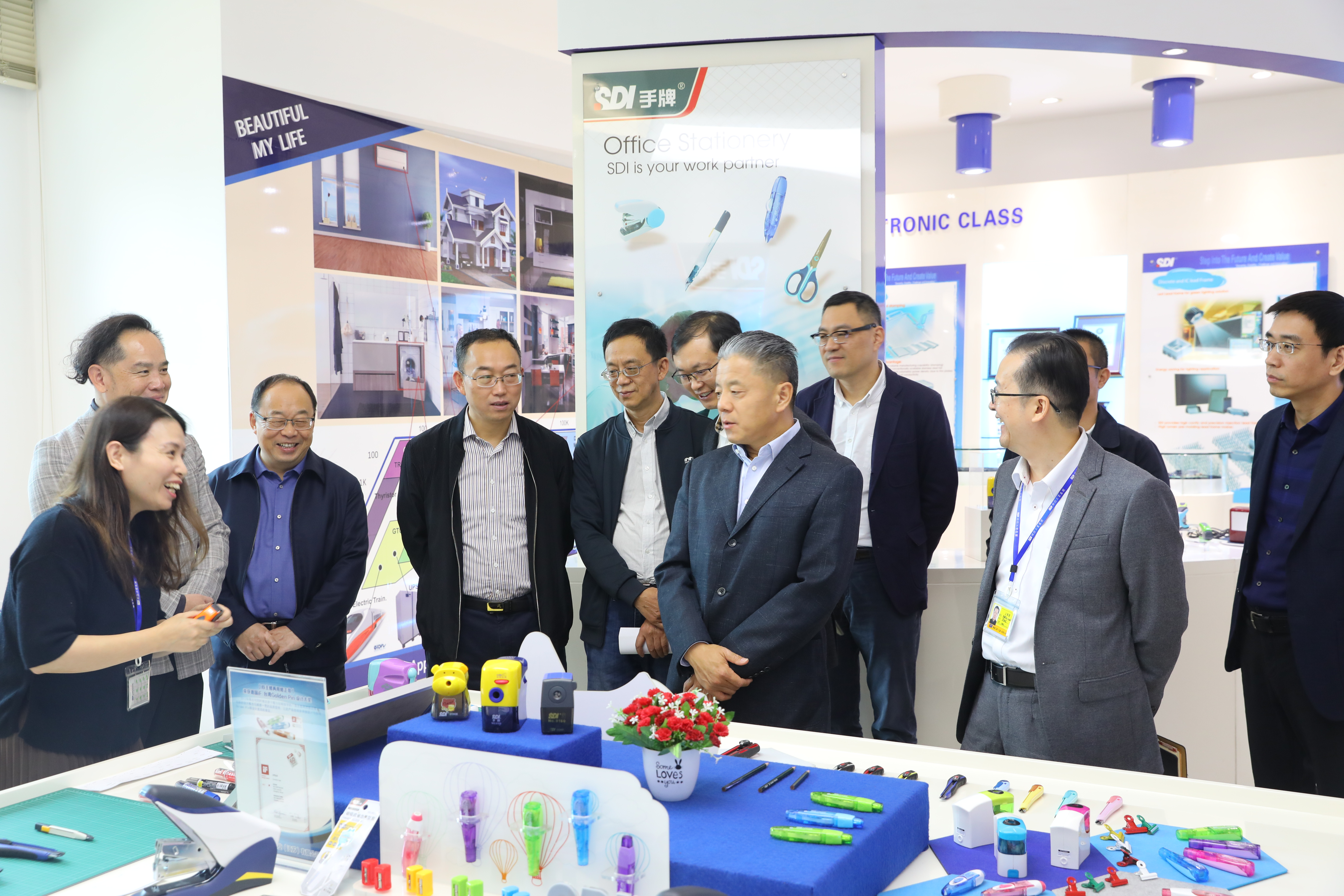 Yang Zhiping, Vice Mayor of Suzhou City, visited Shunde Industry